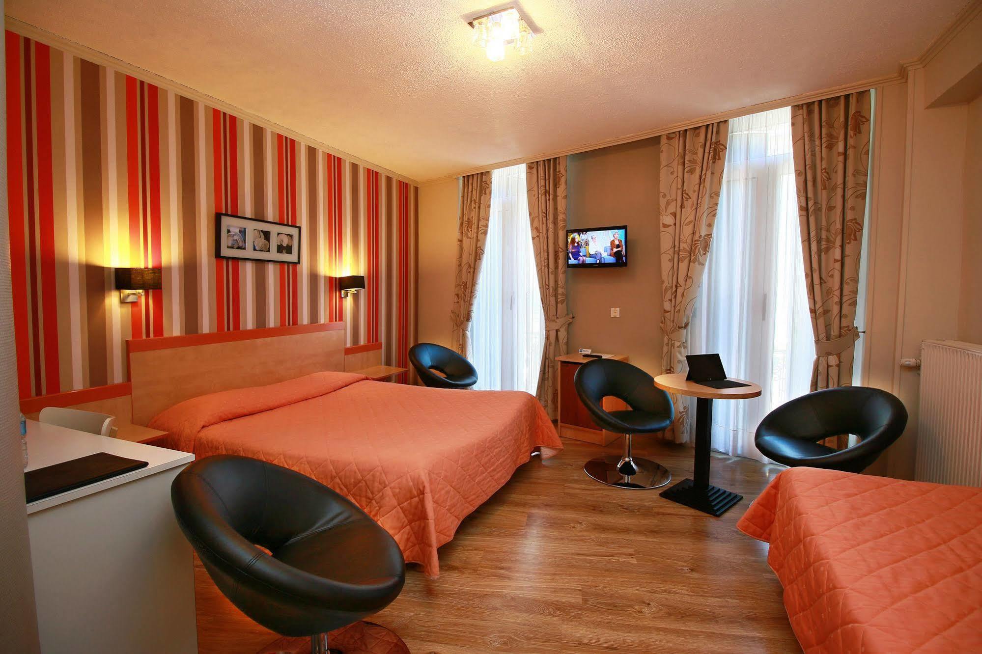 Hotel Panoramic Bagnères-de-Luchon Kültér fotó