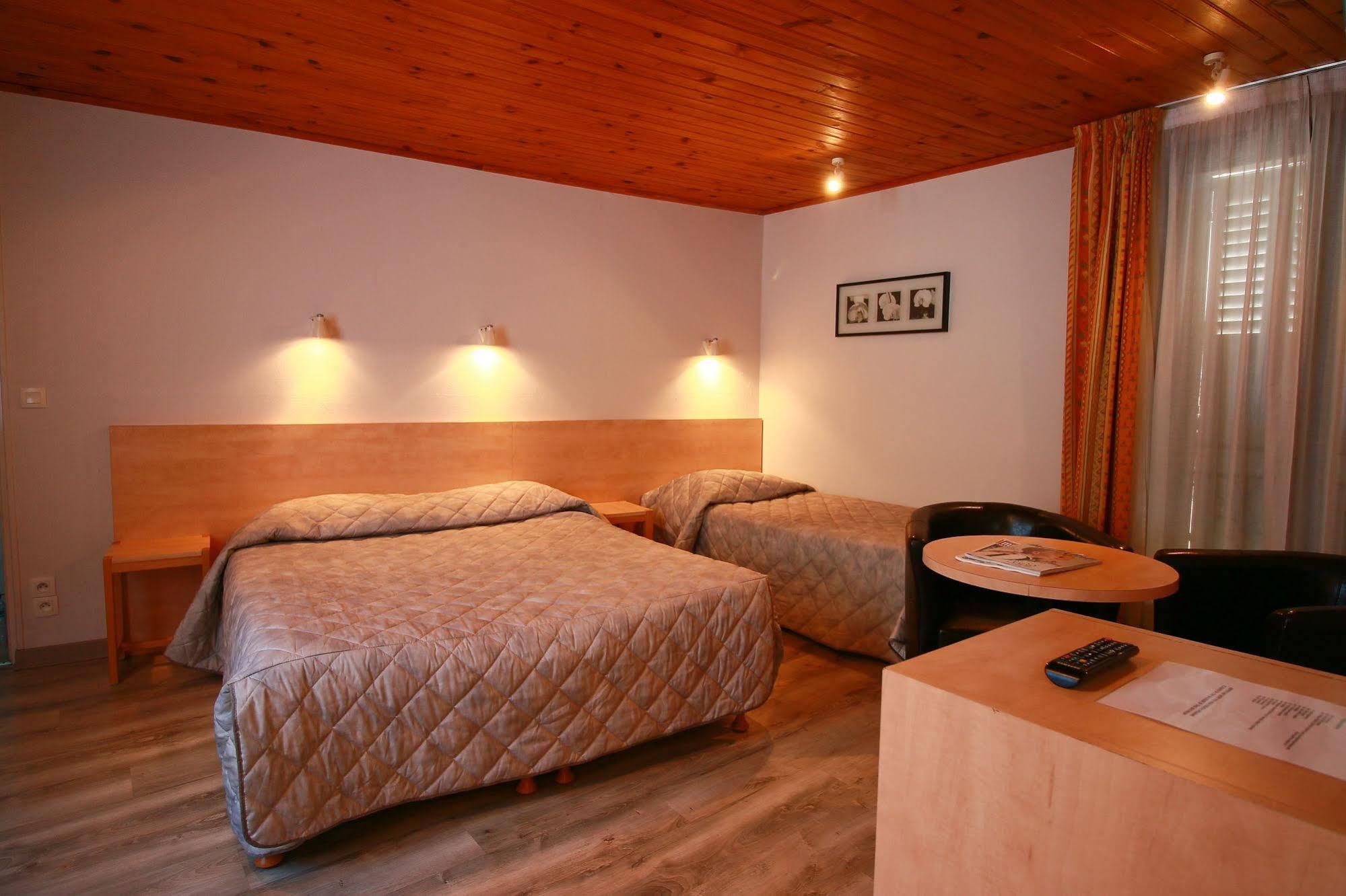 Hotel Panoramic Bagnères-de-Luchon Kültér fotó