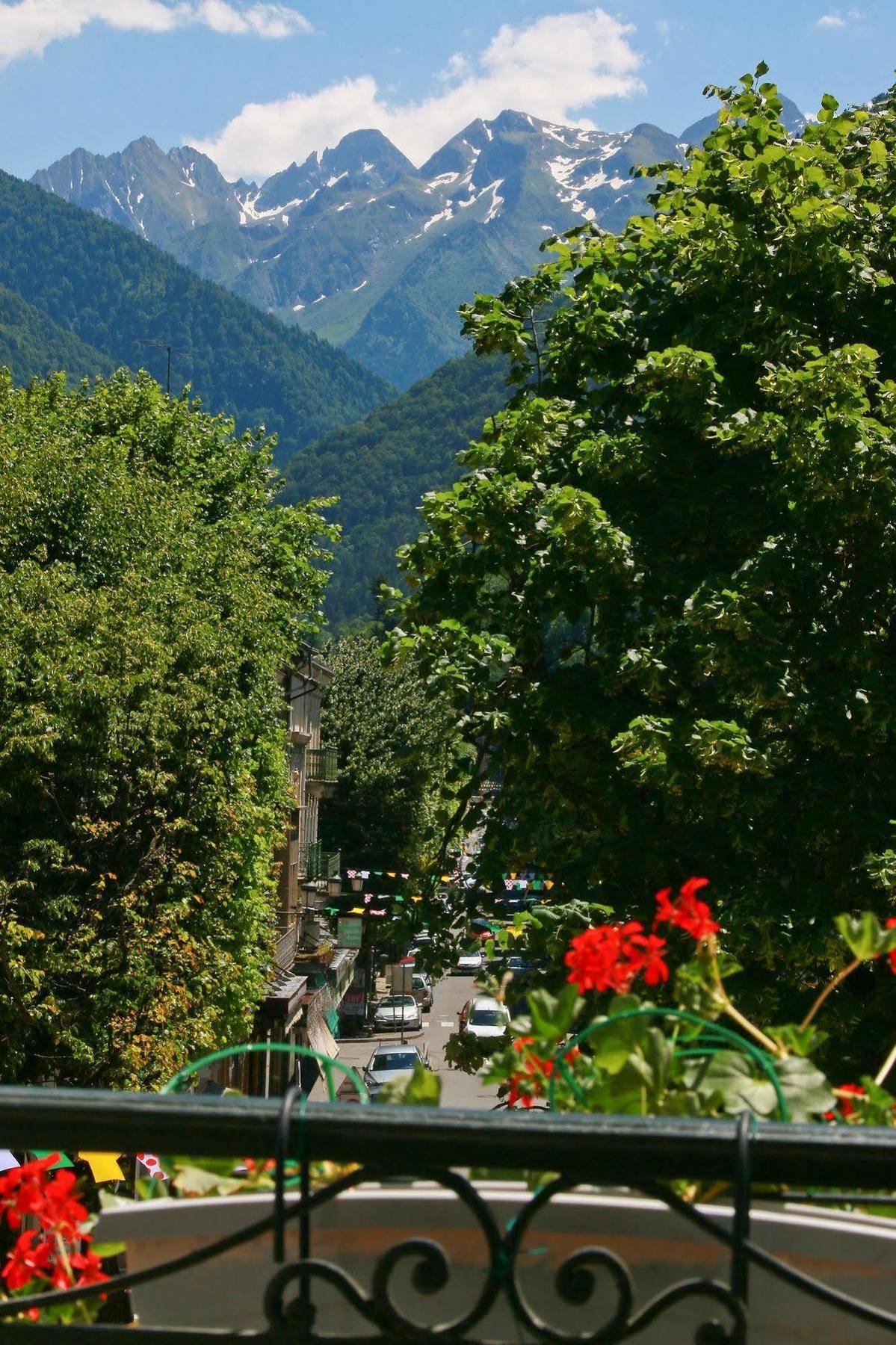 Hotel Panoramic Bagnères-de-Luchon Kültér fotó